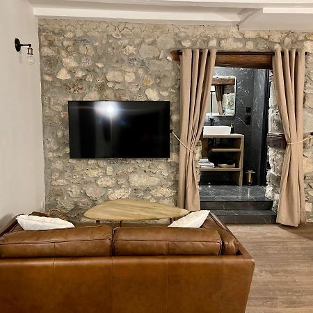 La loge de pierre au coeur de la vieille ville d Annecy Extérieur photo