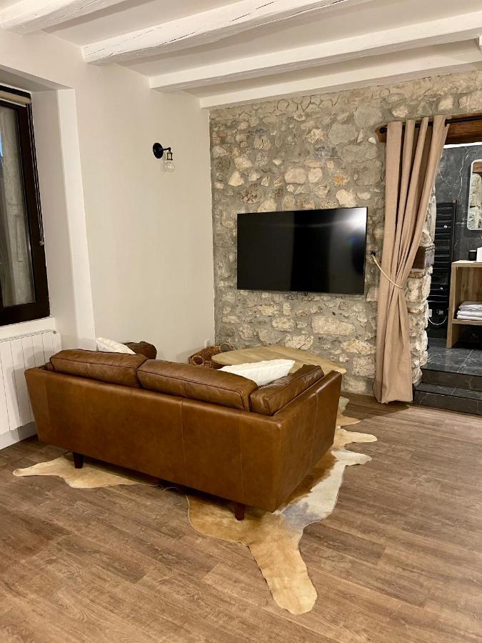 La loge de pierre au coeur de la vieille ville d Annecy Extérieur photo