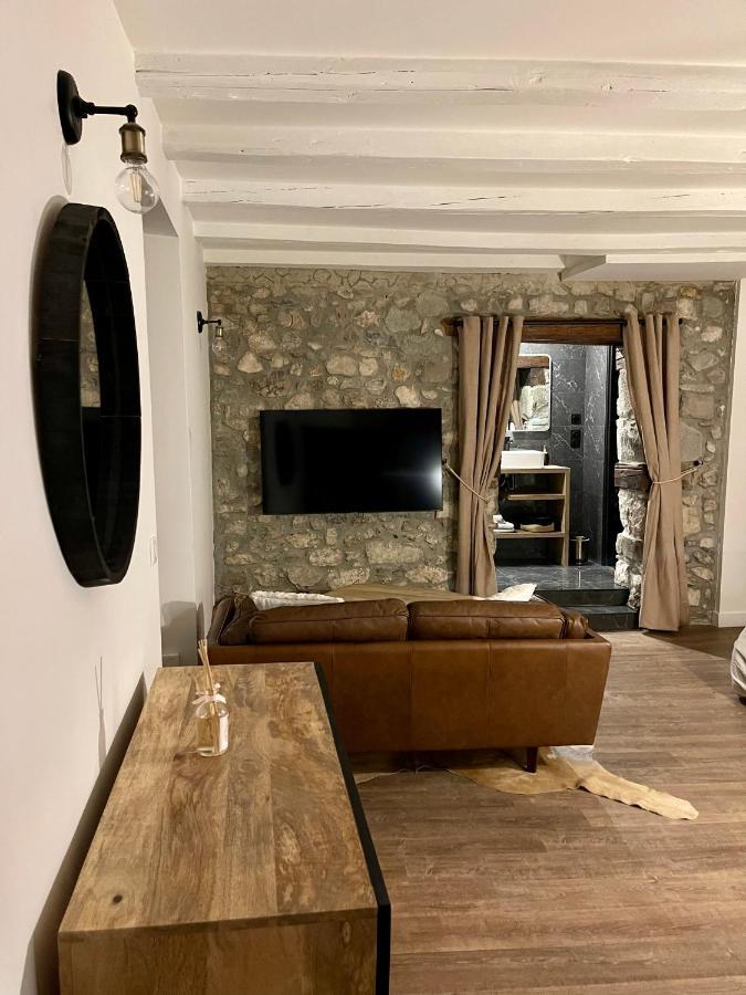 La loge de pierre au coeur de la vieille ville d Annecy Extérieur photo