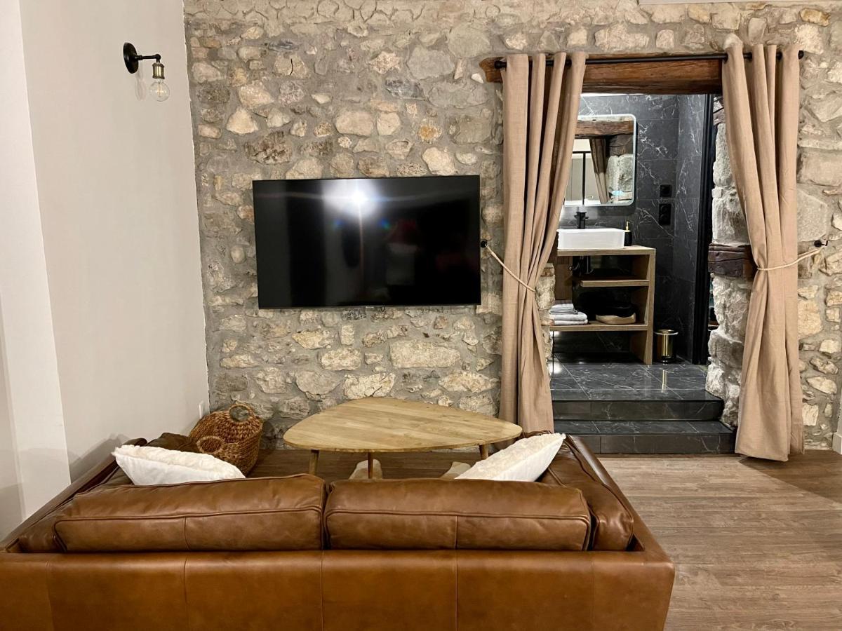 La loge de pierre au coeur de la vieille ville d Annecy Extérieur photo
